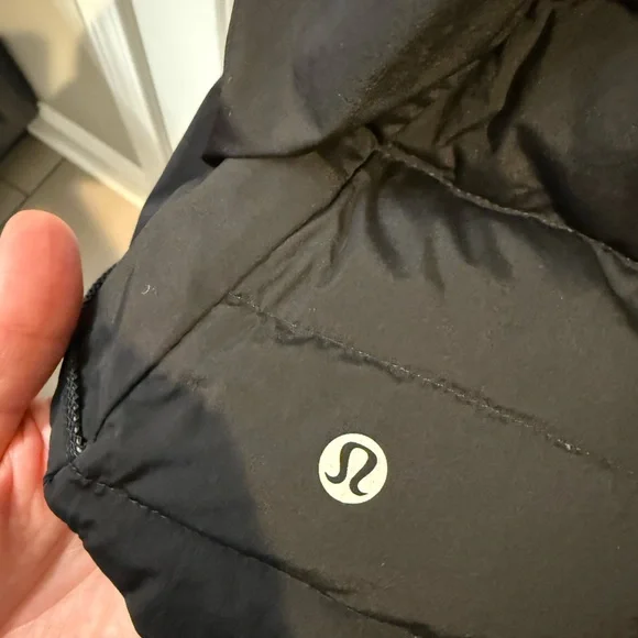 Lululemon Black Quilted Vest size 10 - Picture 3 of 4